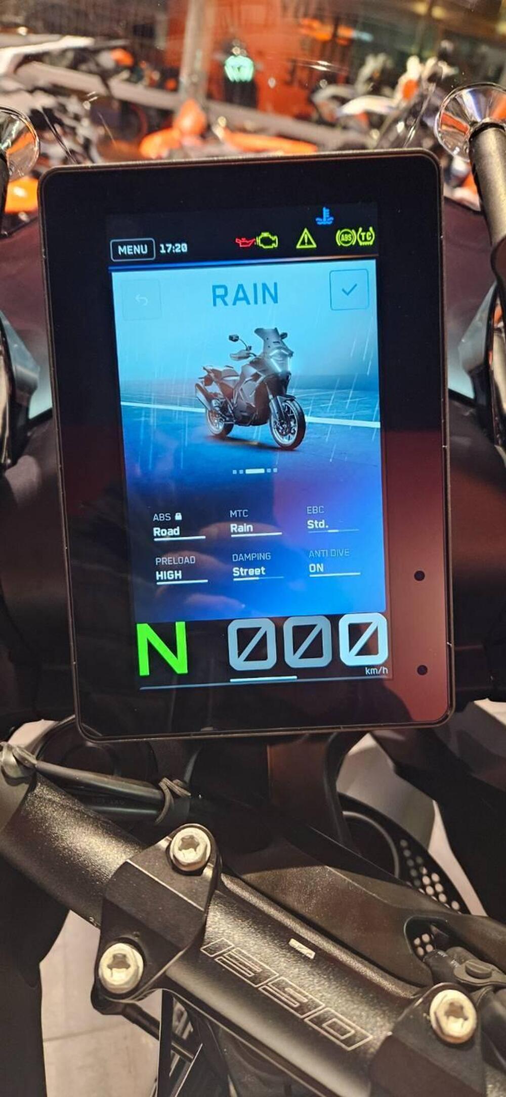 KTM 1390 Super Adventure S (2026) (13)