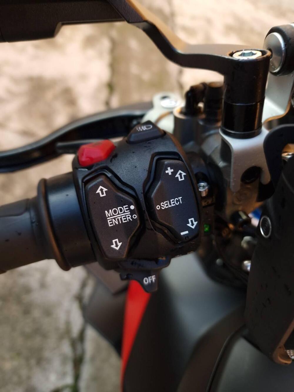 Ducati Streetfighter V4 S (2023 - 24) (10)