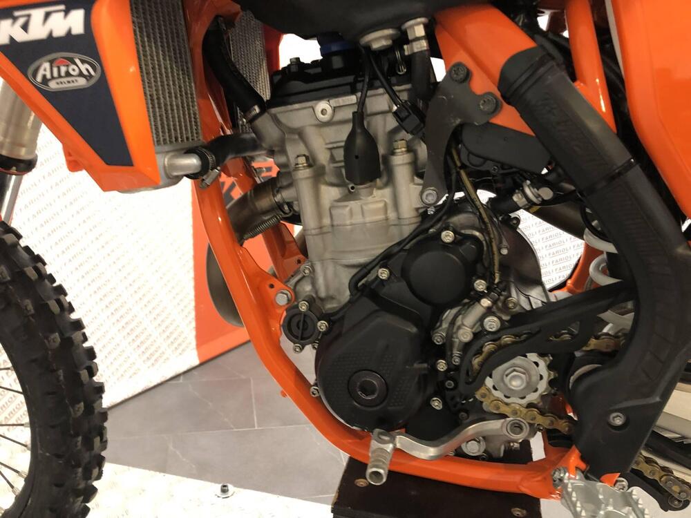 KTM 250 SX-F (2016) (15)