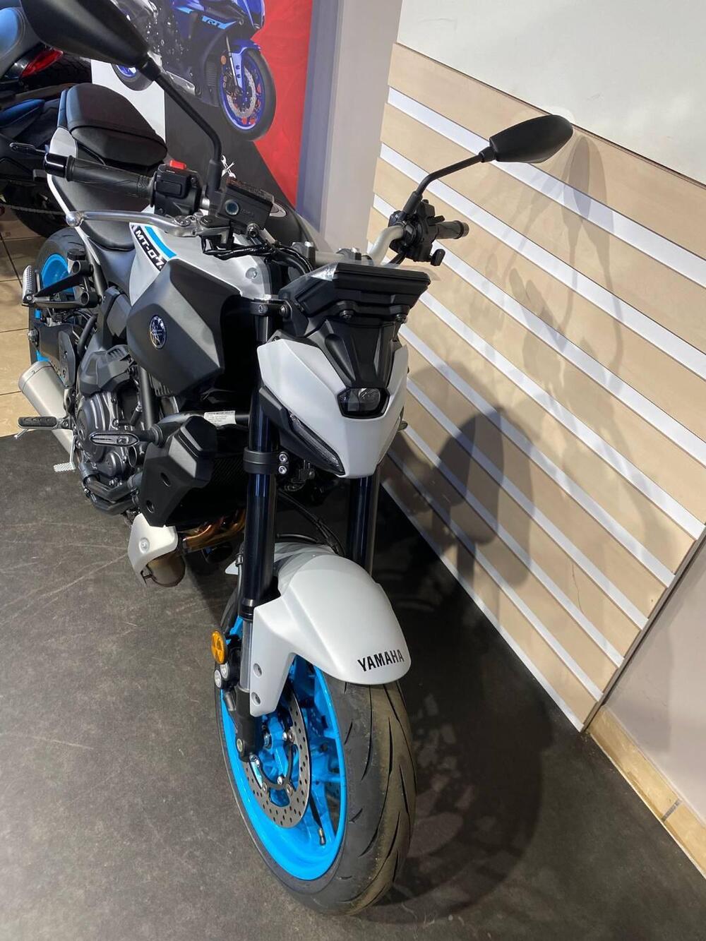 Yamaha MT-07 Y-AMT (2025 - 26) (2)