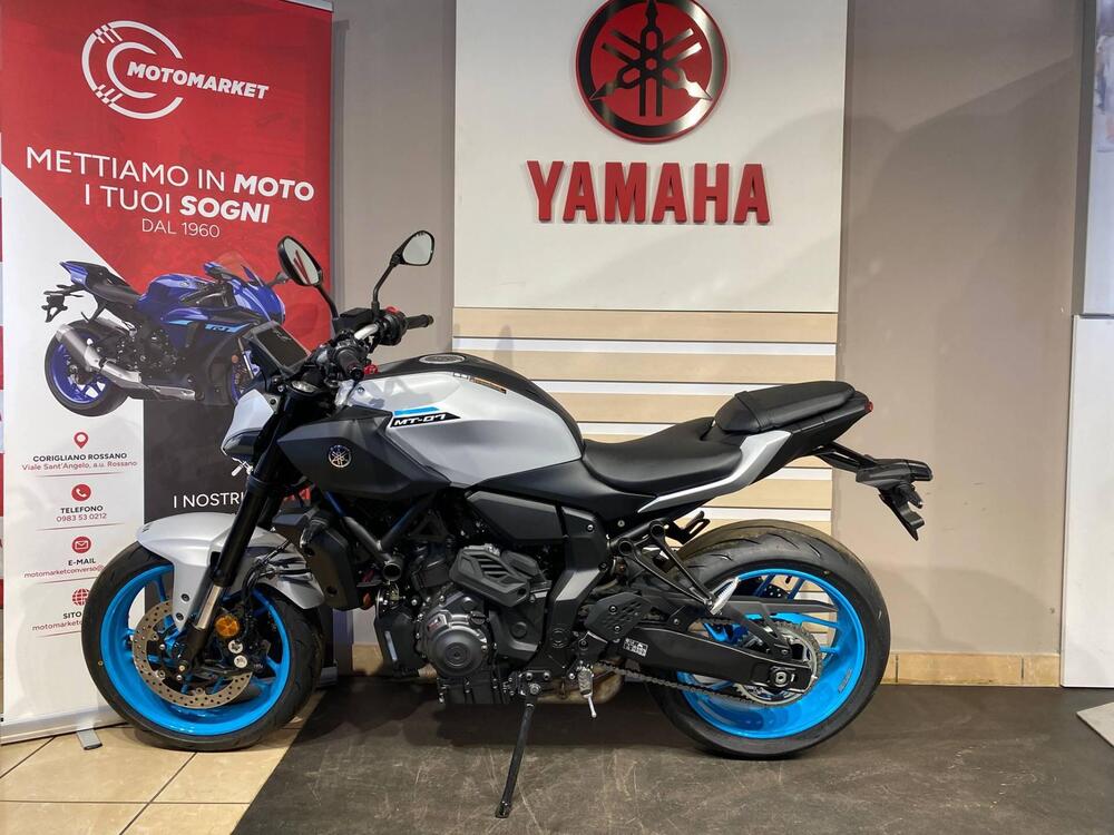 Yamaha MT-07 Y-AMT (2025 - 26) (4)