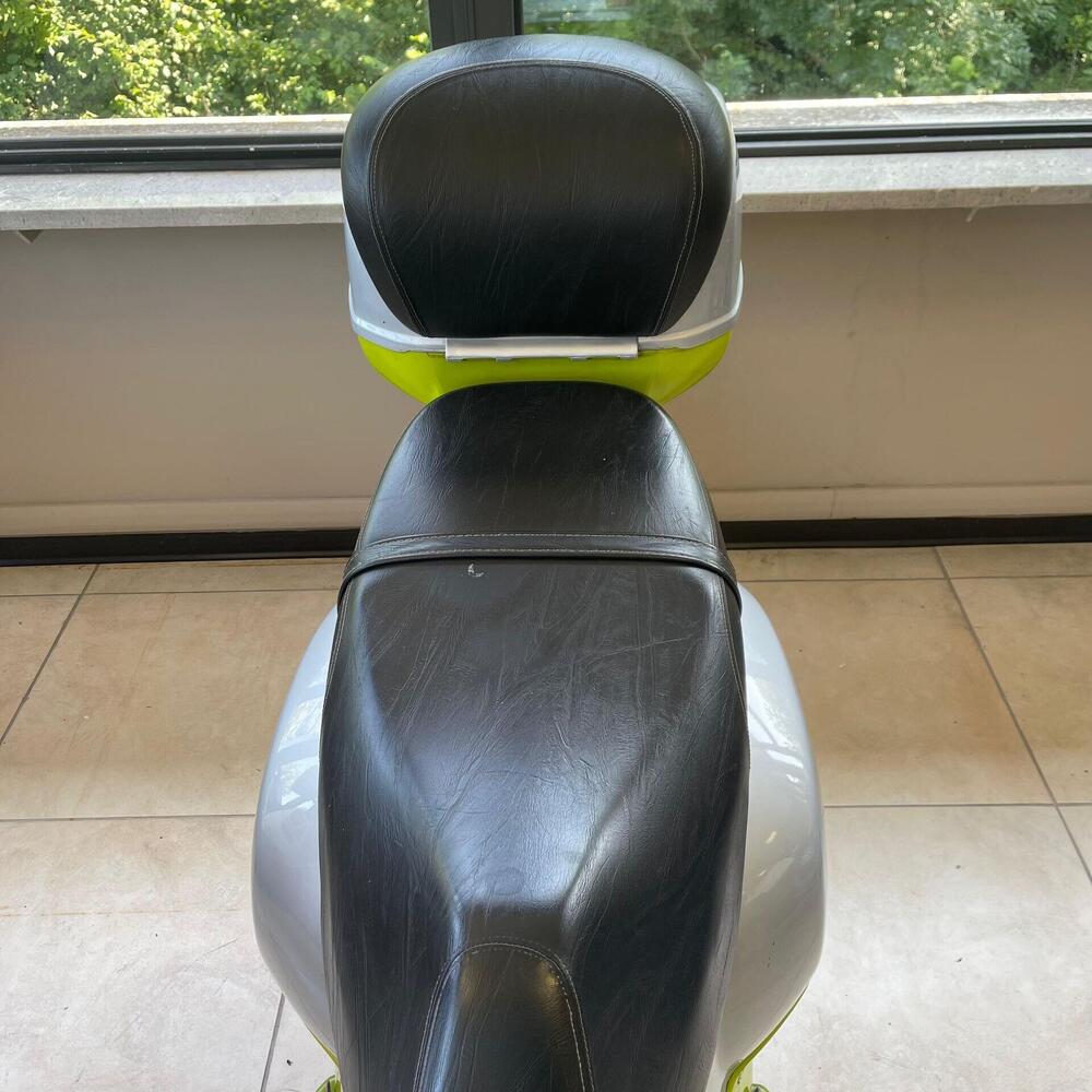 Vespa Granturismo 200 L (4)