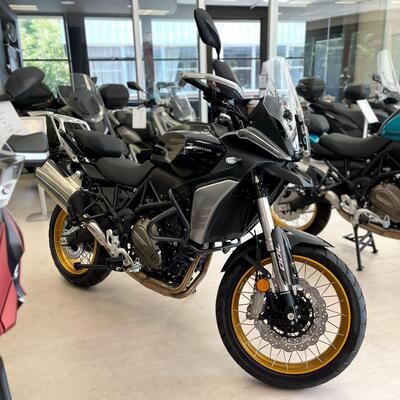 QJ Motor SRT 700 SX (2025) nuova