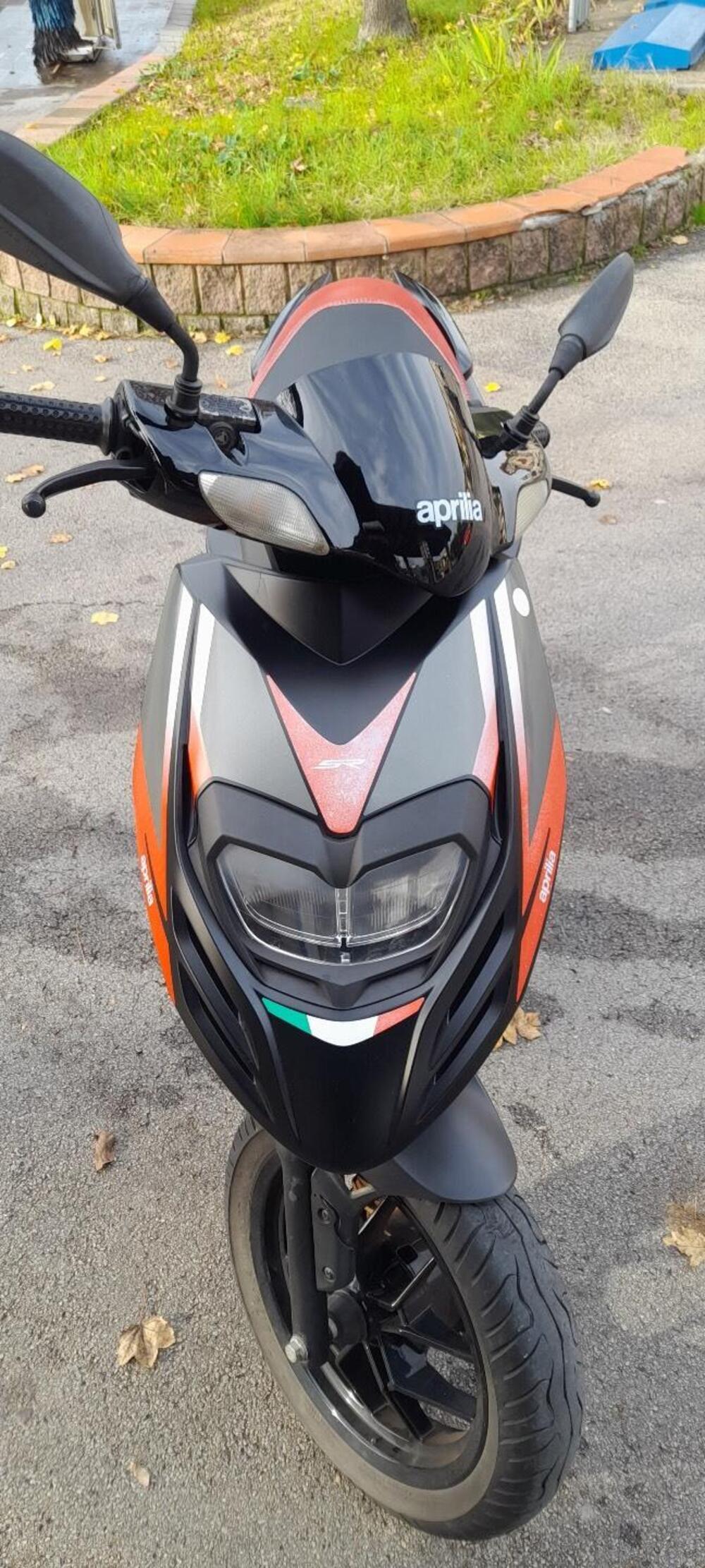 Aprilia SR 50 Motard 2T (2018 - 20) (3)
