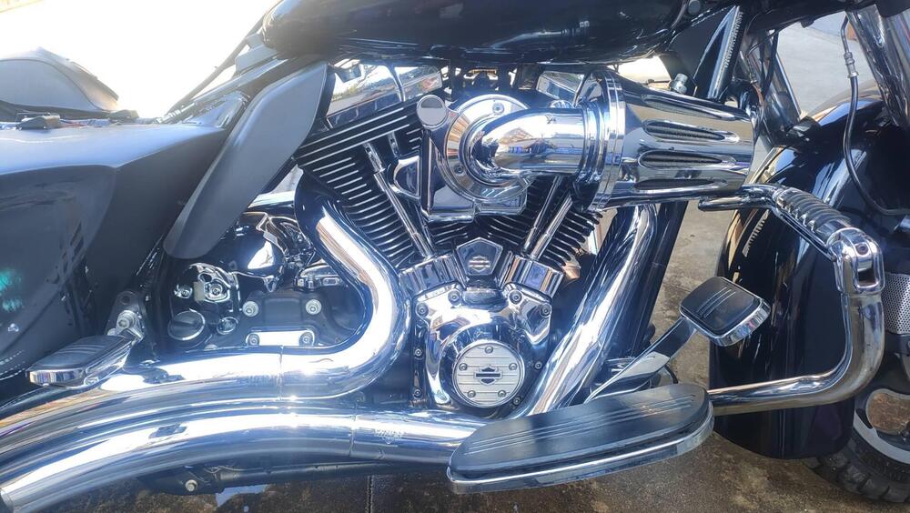 Harley-Davidson 1690 Street Glide (2011 - 13) - FLHX (5)