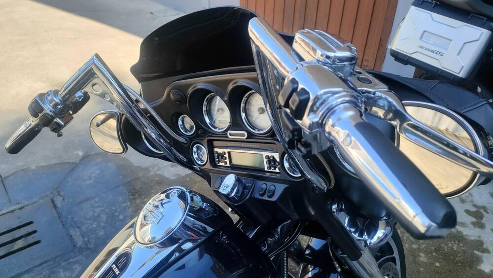 Harley-Davidson 1690 Street Glide (2011 - 13) - FLHX (7)