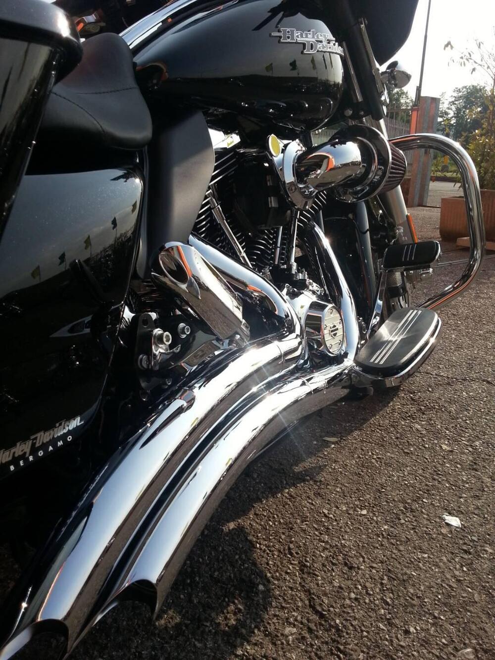Harley-Davidson 1690 Street Glide (2011 - 13) - FLHX (12)