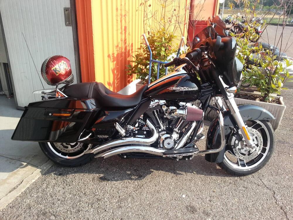 Harley-Davidson 1690 Street Glide (2011 - 13) - FLHX (13)