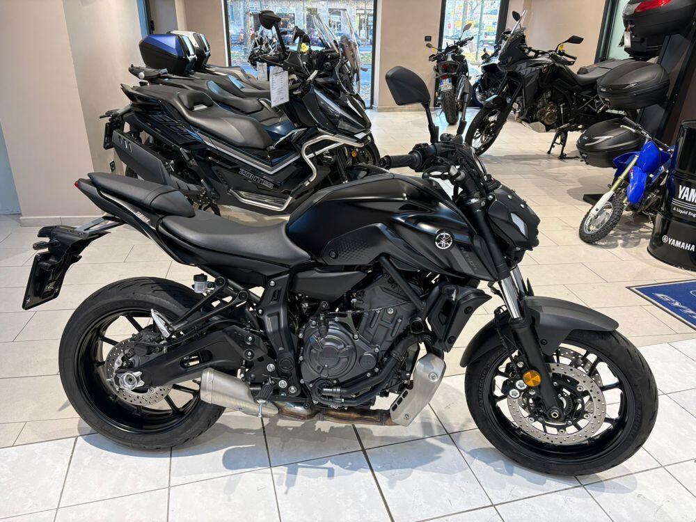 Yamaha MT-07 Pure (2023 - 25) (2)