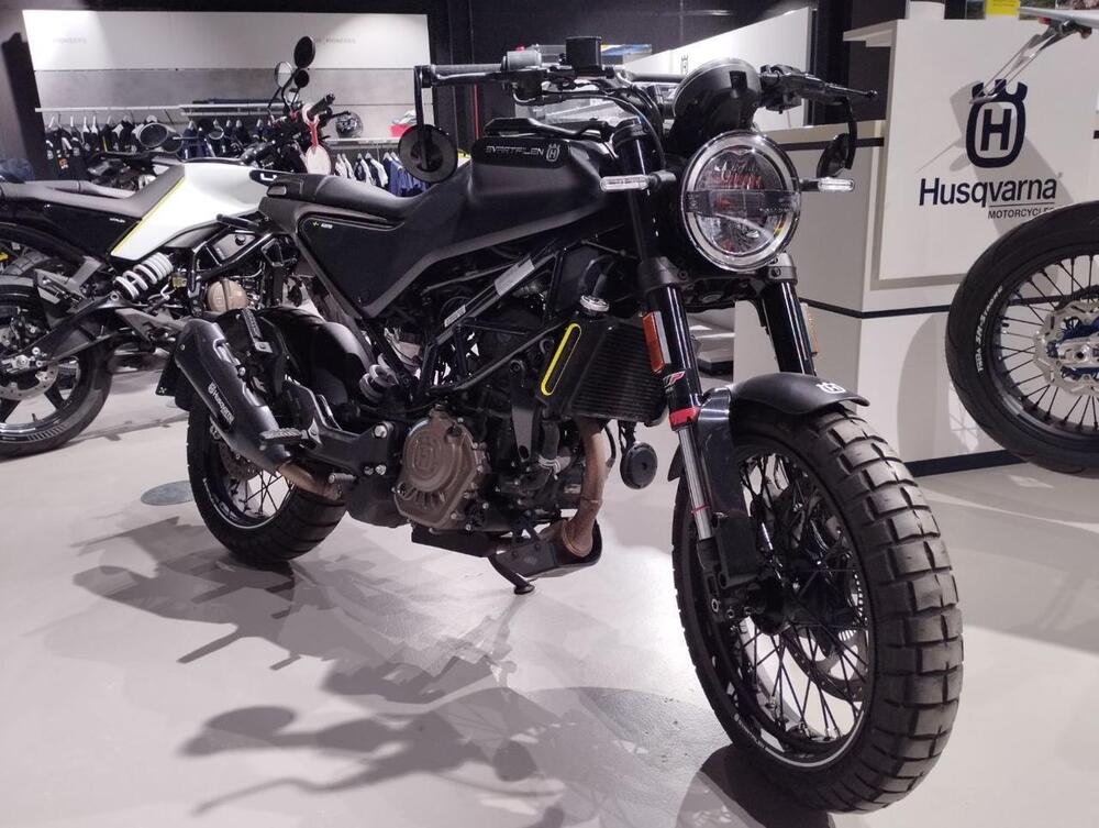 Husqvarna Svartpilen 125 (2021 - 23) (2)