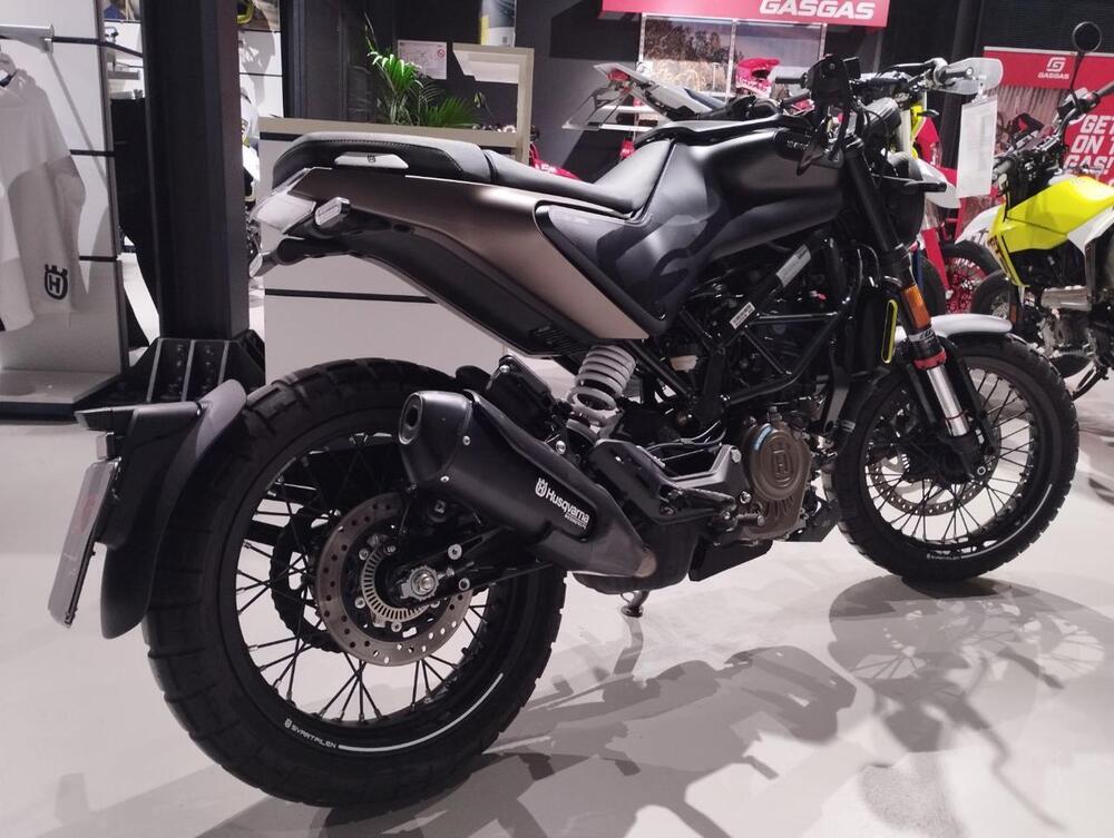 Husqvarna Svartpilen 125 (2021 - 23) (4)