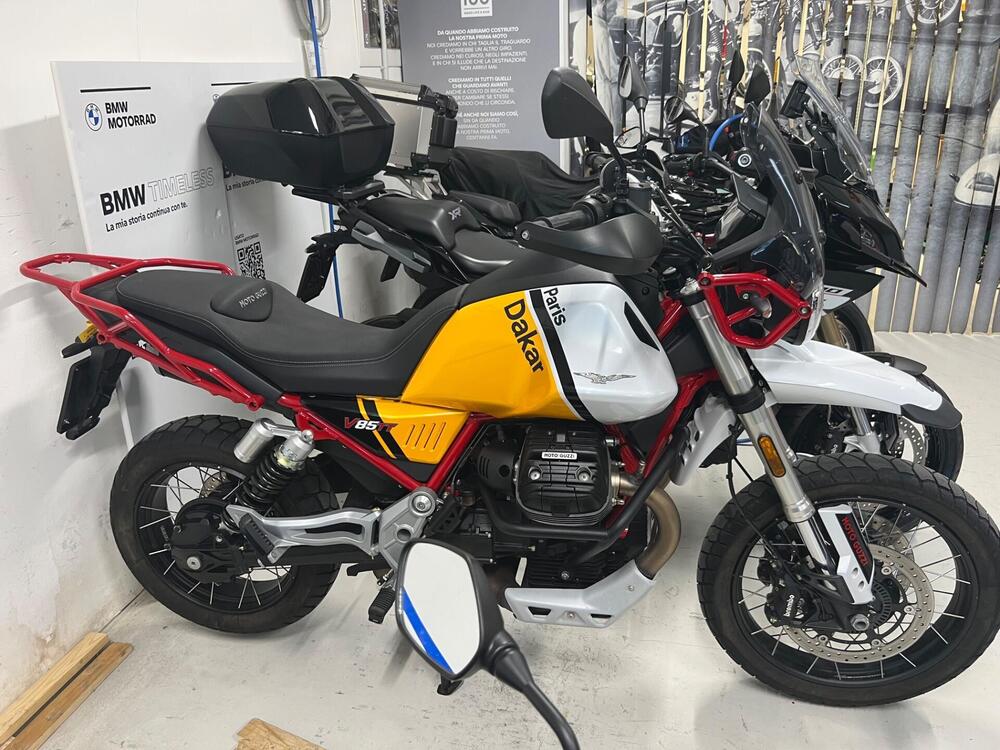 Moto Guzzi V85 TT Evocative Graphics (2021 - 23) (5)