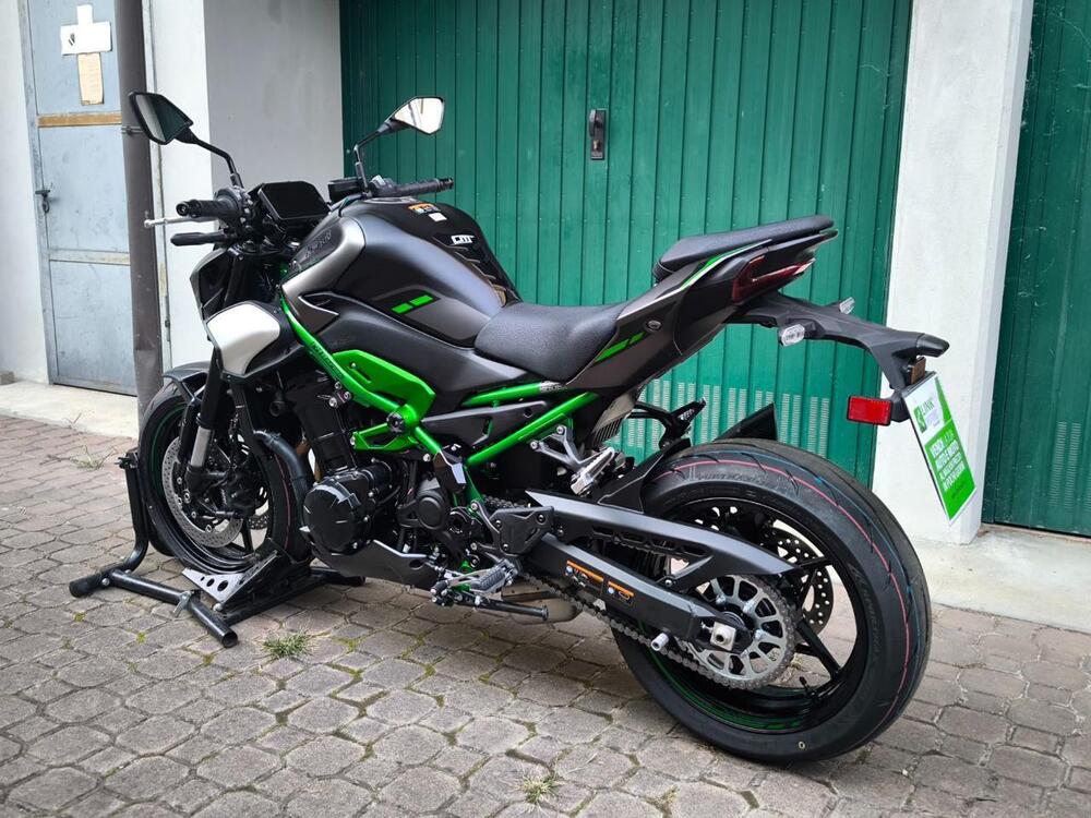 Kawasaki Z 900 (2025 - 26) (9)