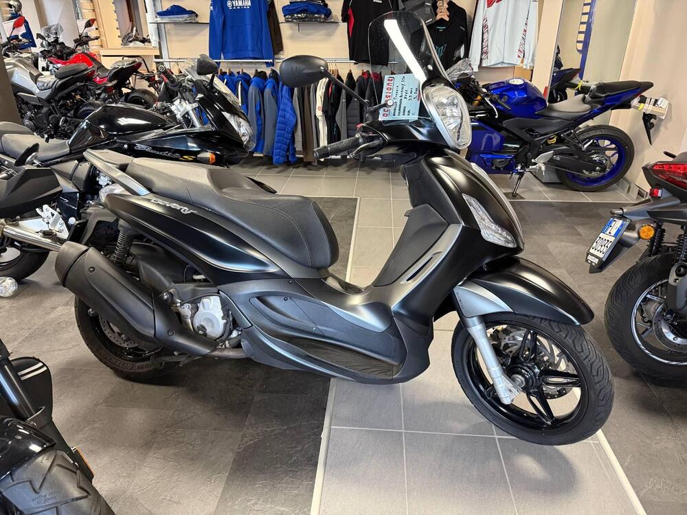 Piaggio Beverly 350 SportTouring ie ABS (2011 - 17) (2)