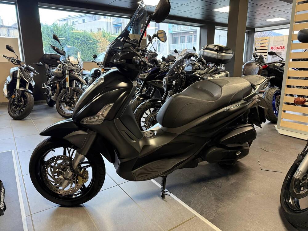 Piaggio Beverly 350 SportTouring ie ABS (2011 - 17) (3)