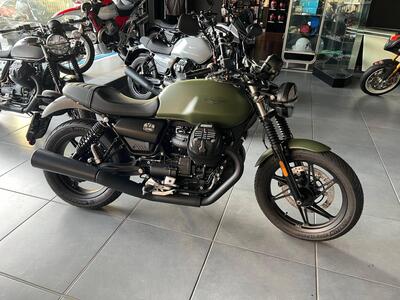 Moto Guzzi V7 Stone (2021 - 24) usata