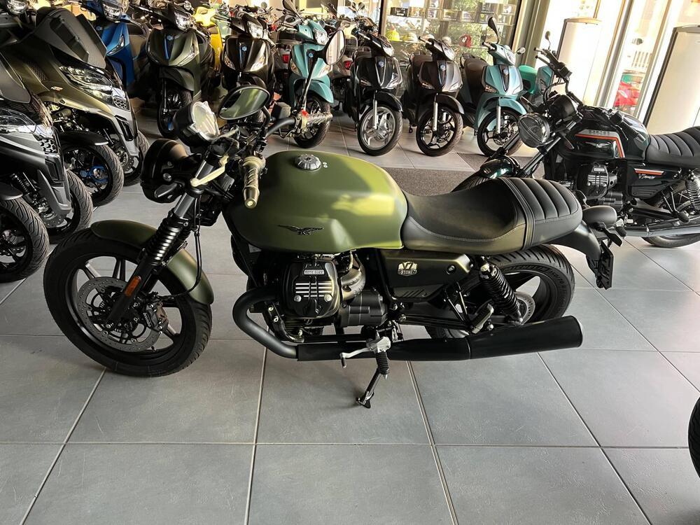 Moto Guzzi V7 Stone (2021 - 24) (5)