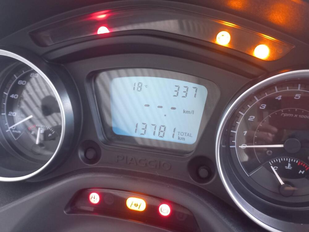 Piaggio MP3 300 ABS Hpe (2021 - 24) (8)