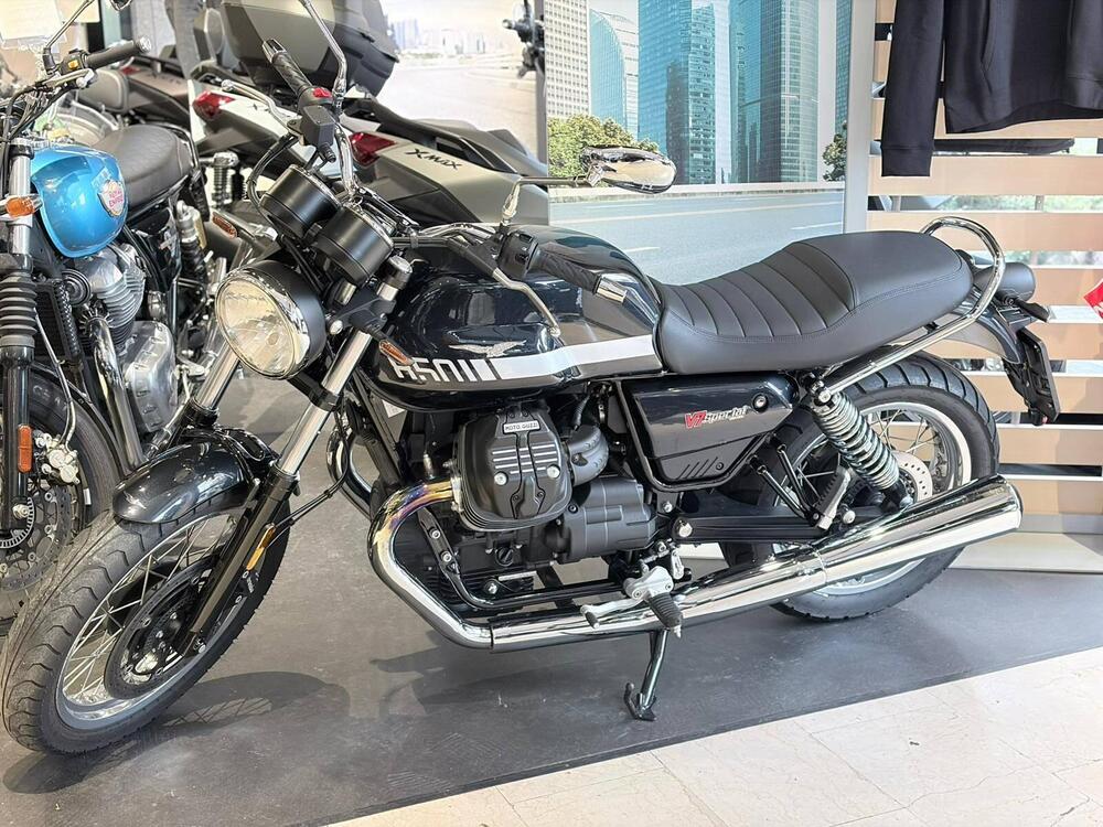 Moto Guzzi V7 Special (2021 - 24)