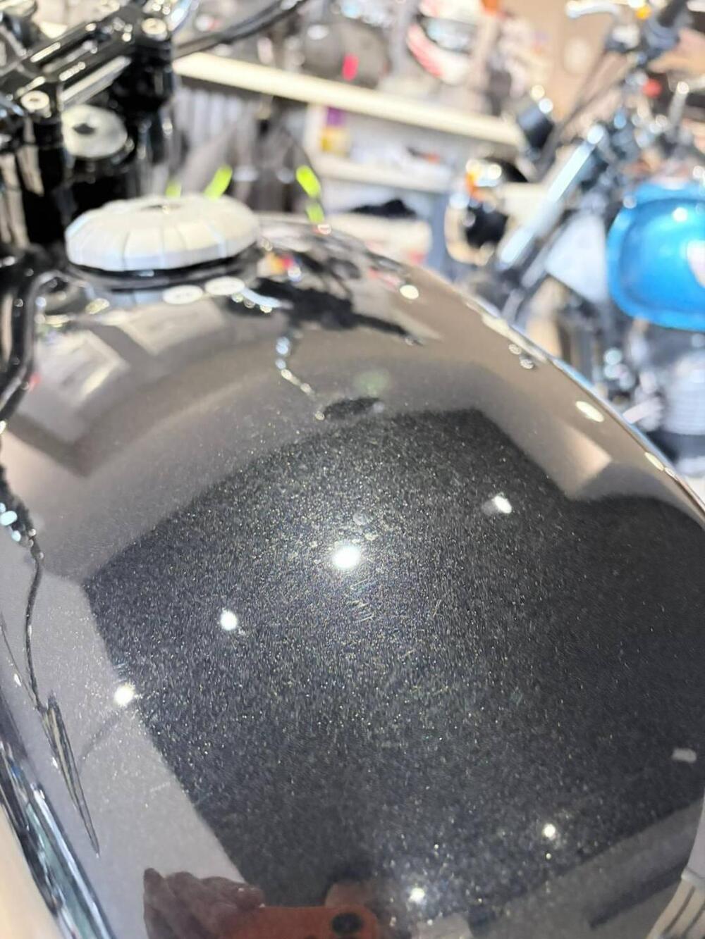 Moto Guzzi V7 Special (2021 - 24) (8)