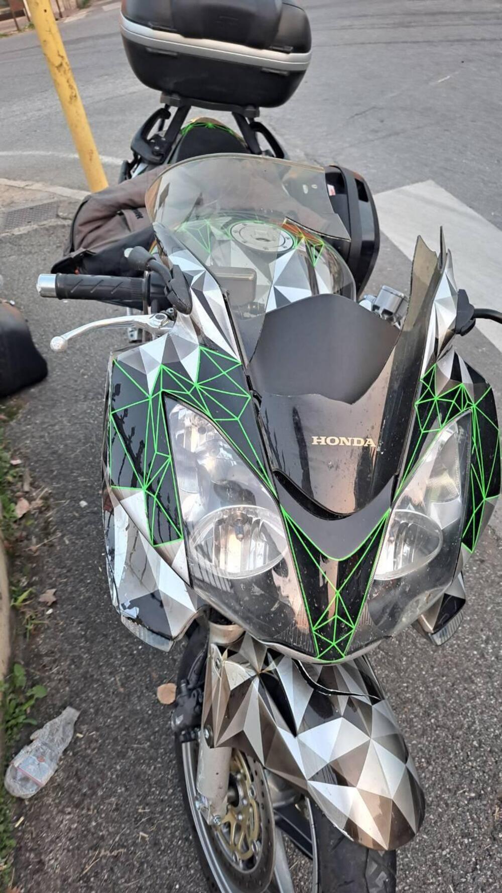 Honda VFR 800 (2006 - 13) (4)