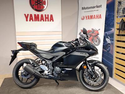 Yamaha YZF R3 (2025) nuova