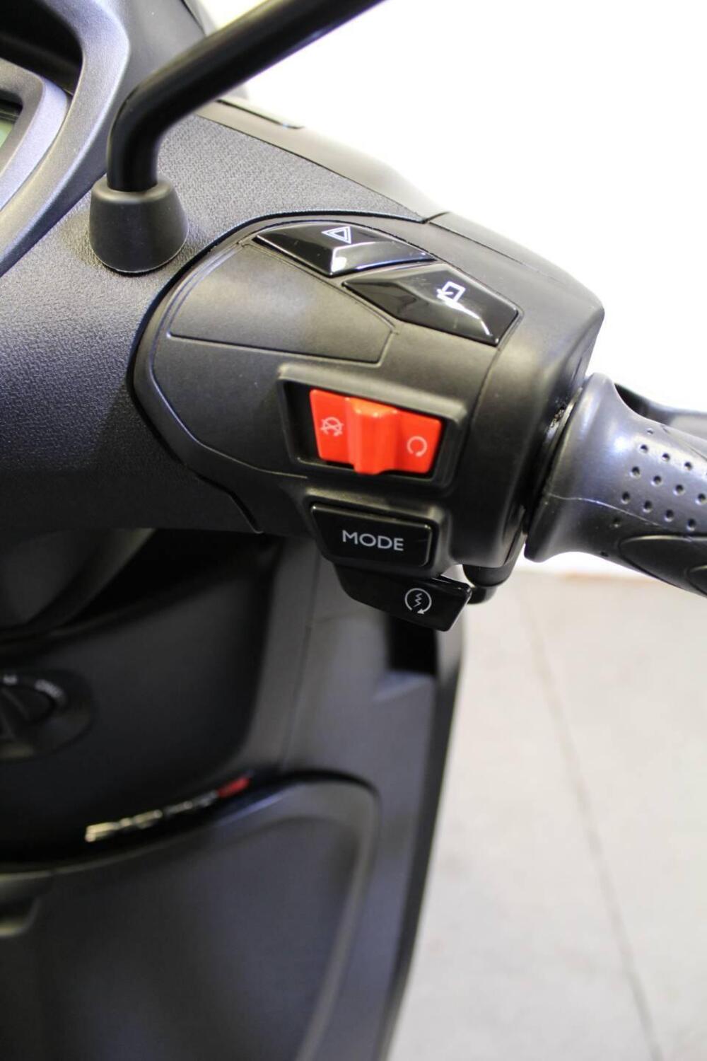 Piaggio Beverly 310 S (2025) (10)