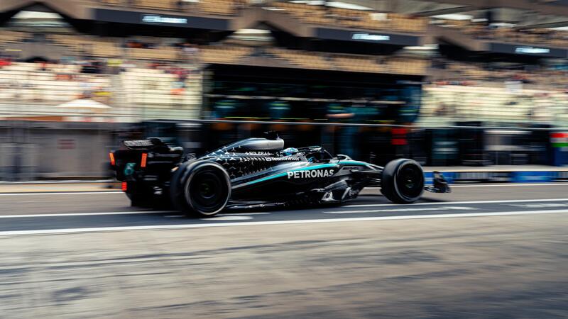 F1. GP Abu Dhabi 2025: Russell domina la FP3 su Norris, Verstappen e Piastri. Hamilton nelle barriere: ecco perch&eacute;