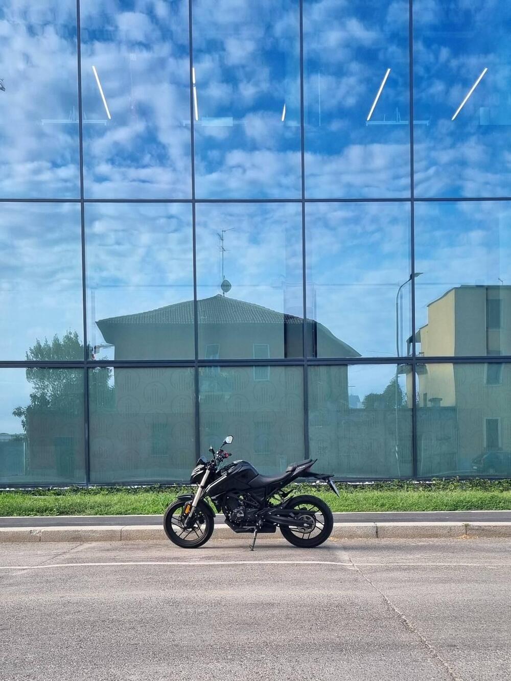 Voge Brivido 125R (2023 - 26) (2)