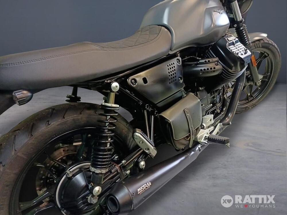 Moto Guzzi V7 III Stone Night Pack (2019 - 20) (5)