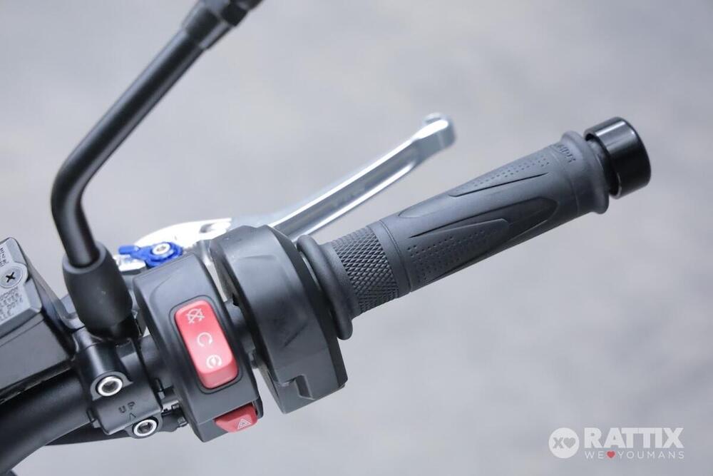 Triumph Street Triple 765 R (2023 - 26) (12)