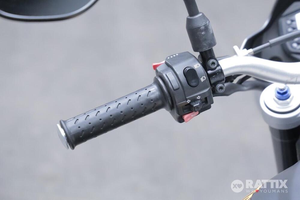 Triumph Street Triple (2007 - 12) (11)