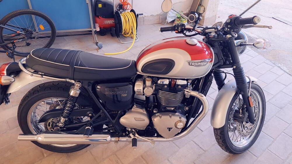 Triumph Bonneville T120 (2016 - 20) (2)