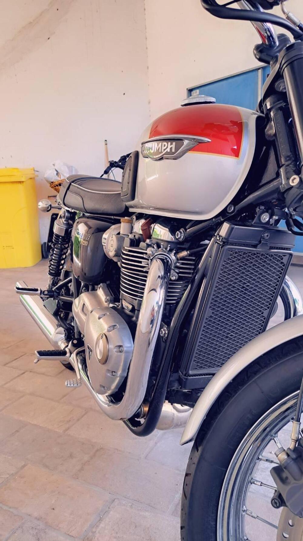 Triumph Bonneville T120 (2016 - 20) (3)