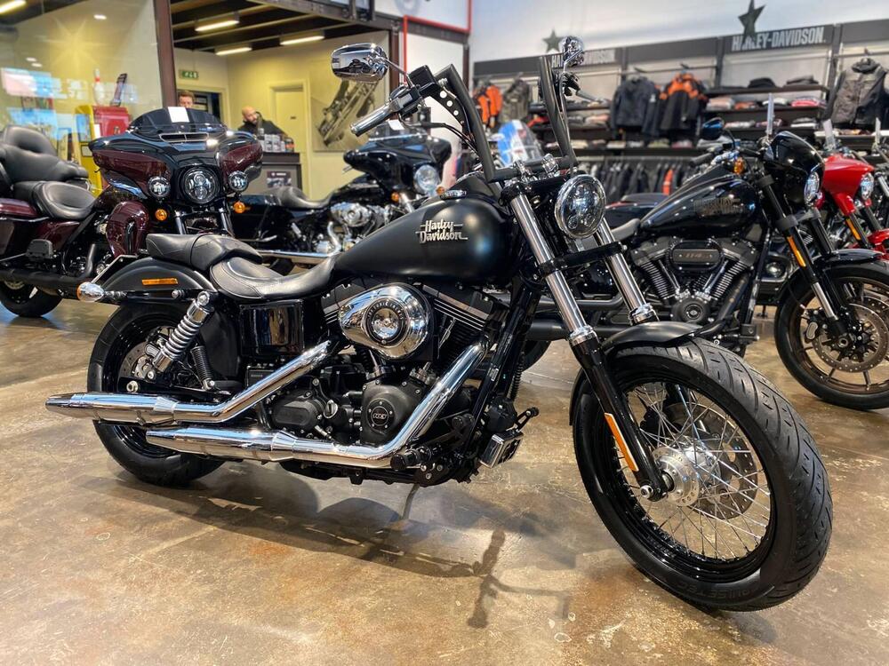 Harley-Davidson 1690 Street Bob Special (2015 - 16) - FXDB (2)