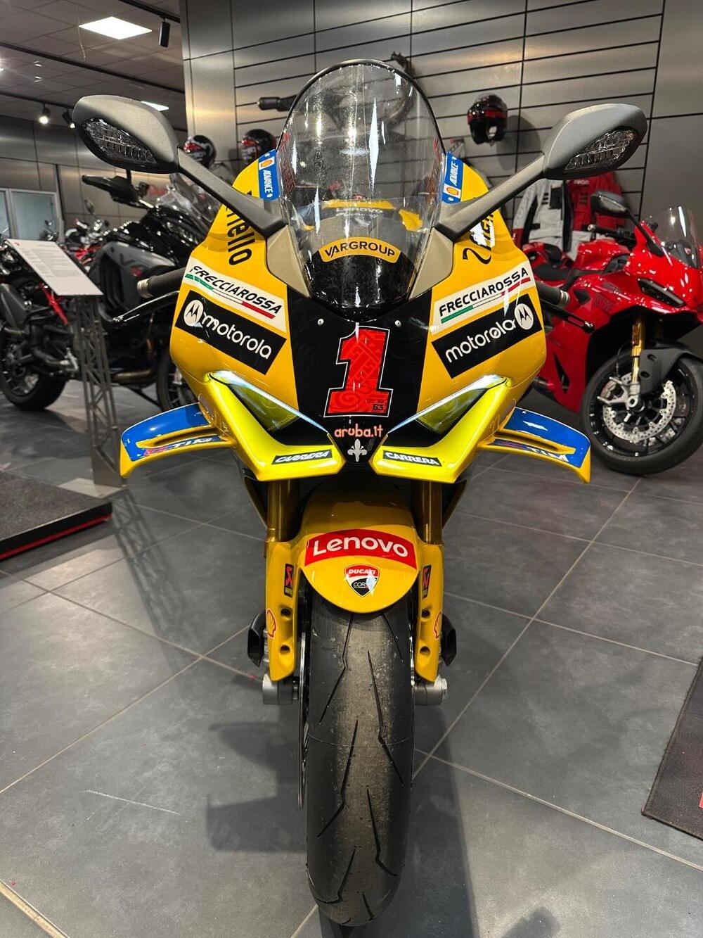 Ducati Panigale V4 Bagnaia 2023 World Champion Replica (2024) (6)