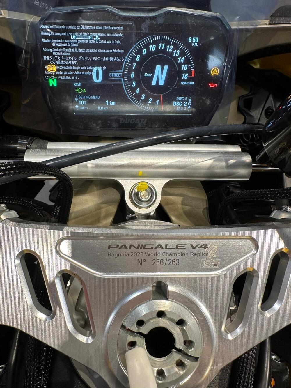 Ducati Panigale V4 Bagnaia 2023 World Champion Replica (2024) (5)