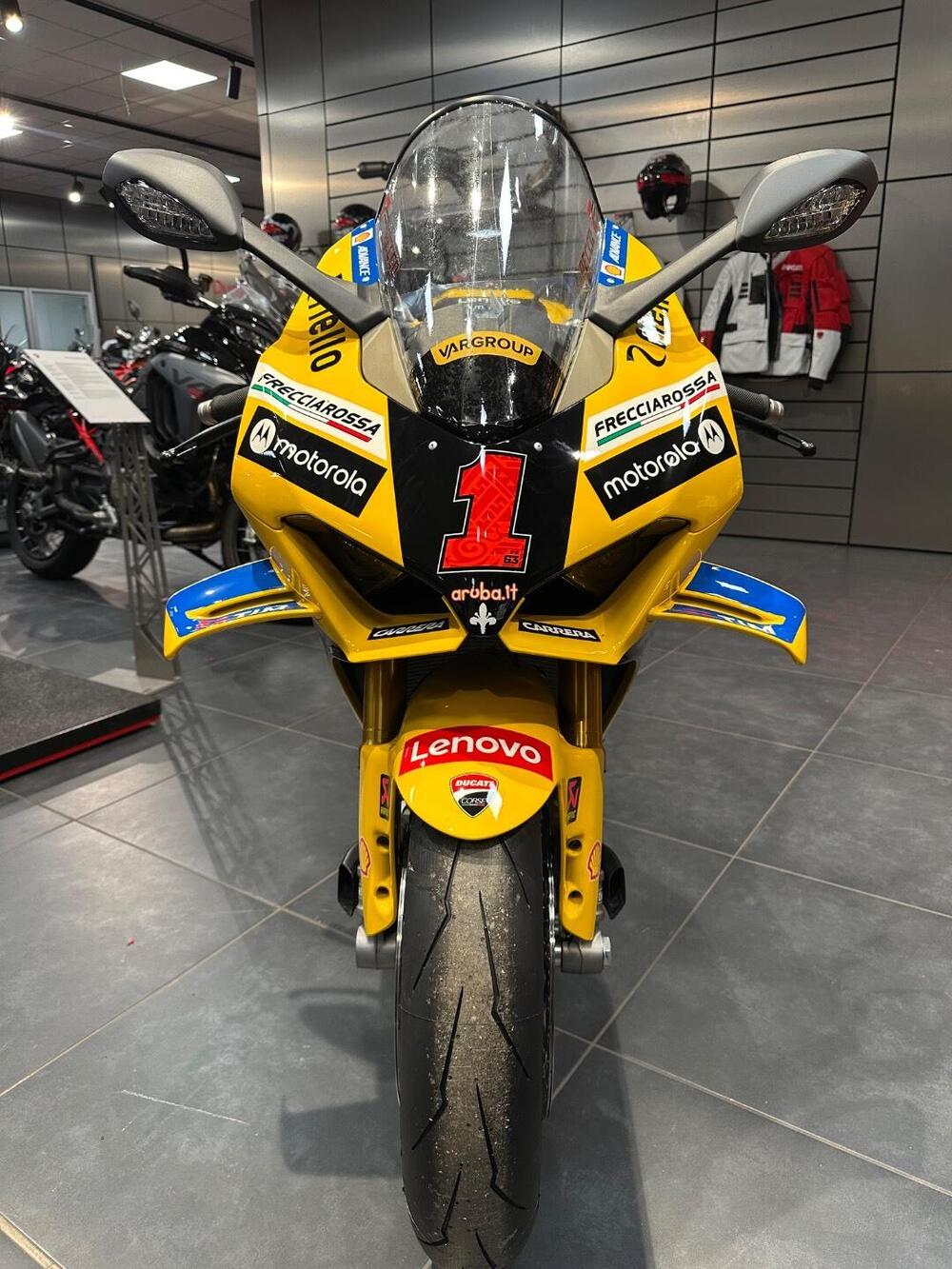 Ducati Panigale V4 Bagnaia 2023 World Champion Replica (2024) (16)
