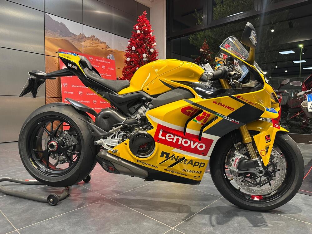 Ducati Panigale V4 Bagnaia 2023 World Champion Replica (2024) (10)
