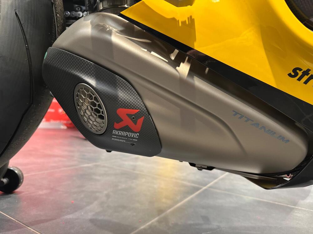 Ducati Panigale V4 Bagnaia 2023 World Champion Replica (2024) (19)