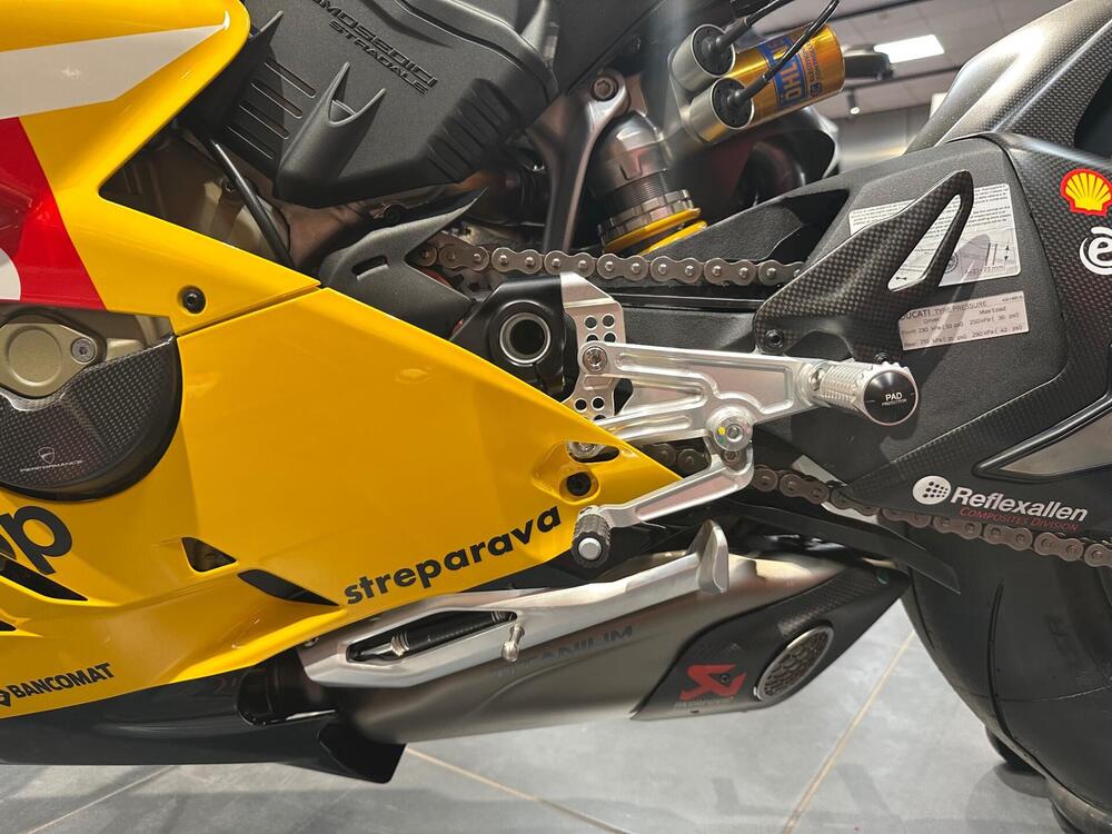 Ducati Panigale V4 Bagnaia 2023 World Champion Replica (2024) (20)