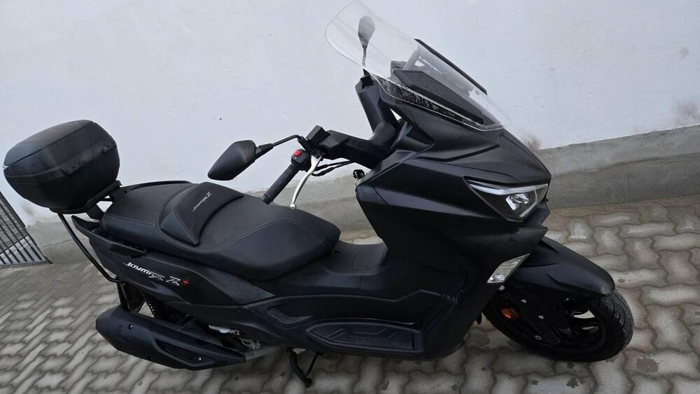 Sym Joymax 300 Z+ (2021 - 24) (4)