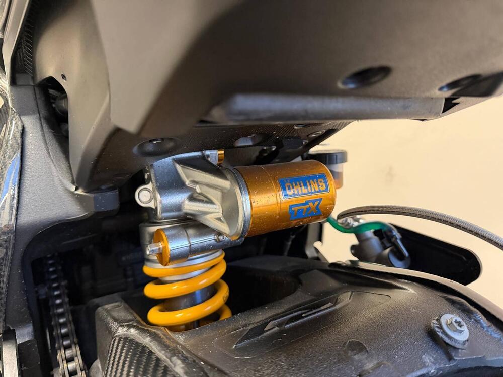 Yamaha YZF R1 (2017 - 19) (9)