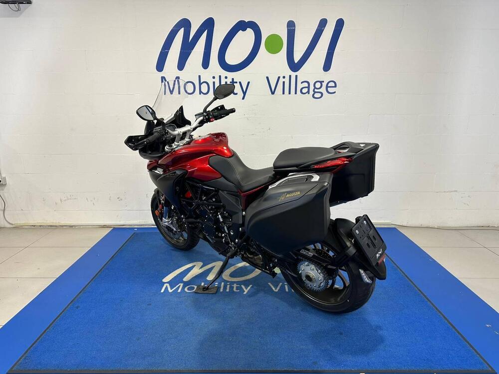 MV Agusta Turismo Veloce 800 Lusso SCS (2021 - 25) (4)