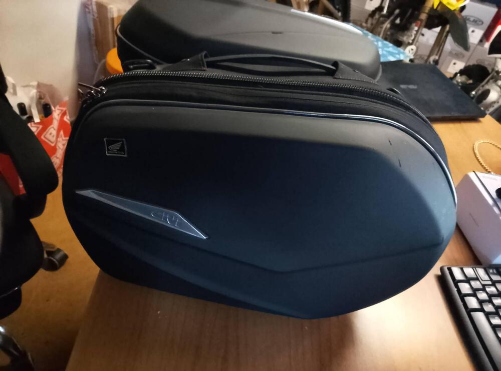 Coppia bauletti Givi Sportline