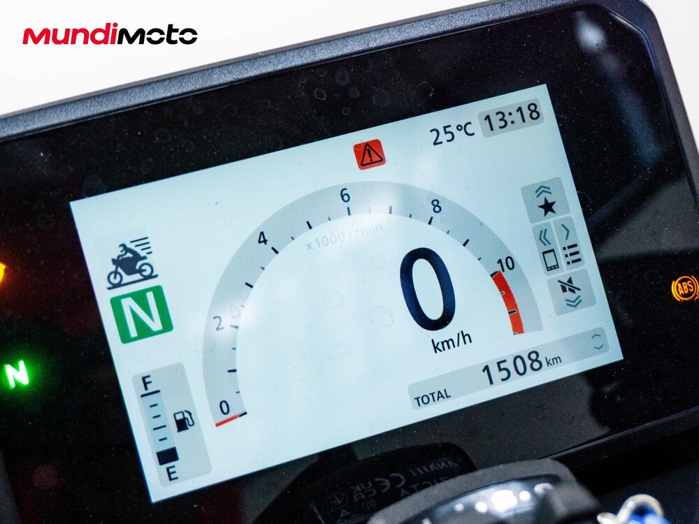 Honda CB 750 Hornet (2025) (12)