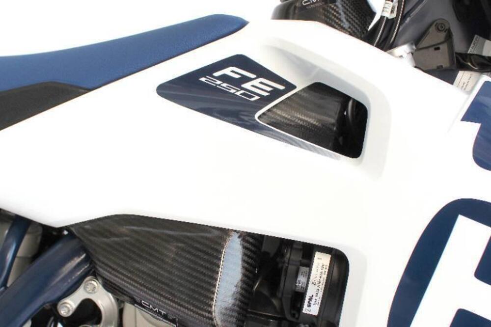 Cover serbatoio inf.e sup. CMT per Husqvarna FE 25 (8)