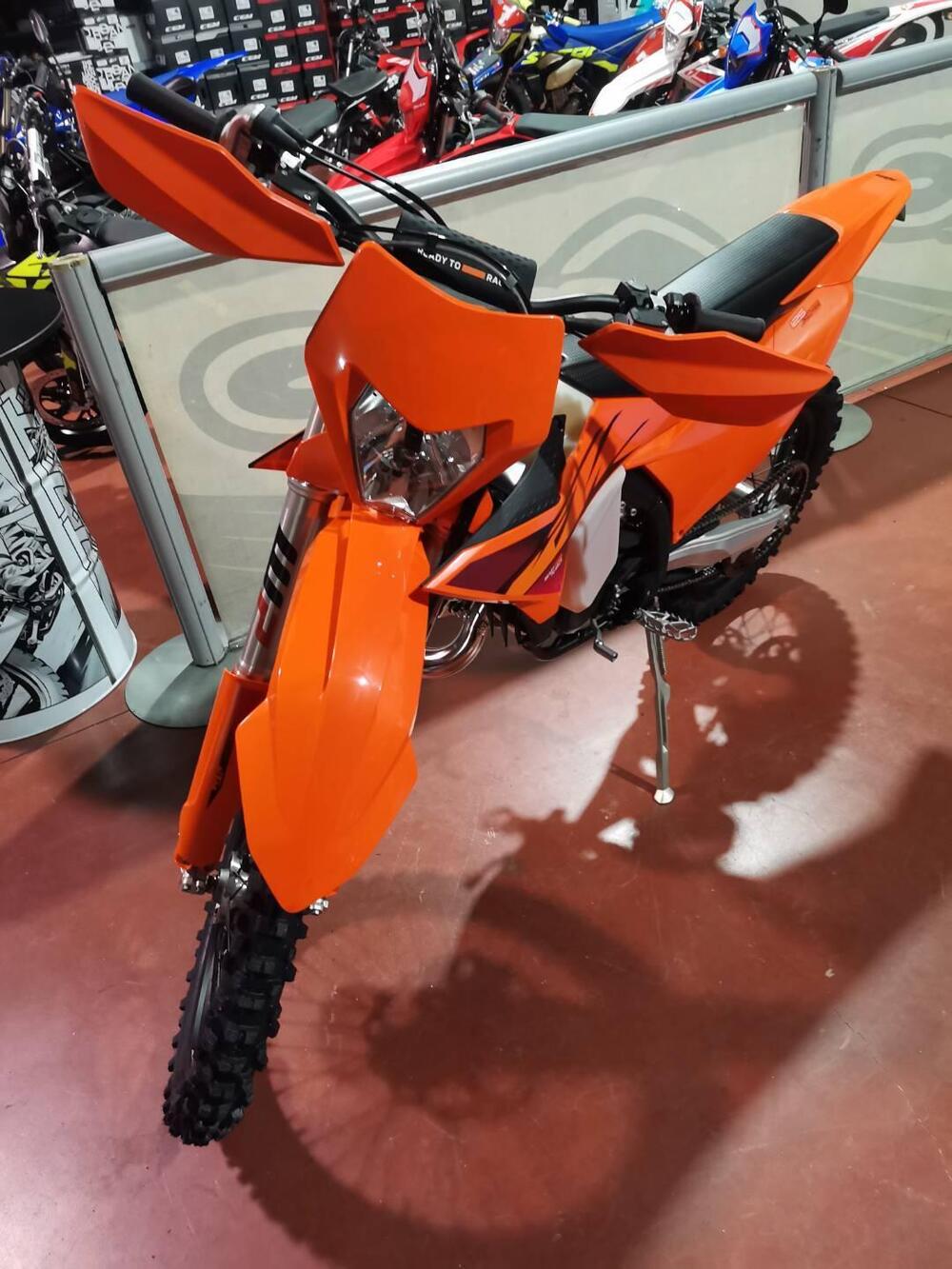 KTM 125 XC-W (2026) (3)