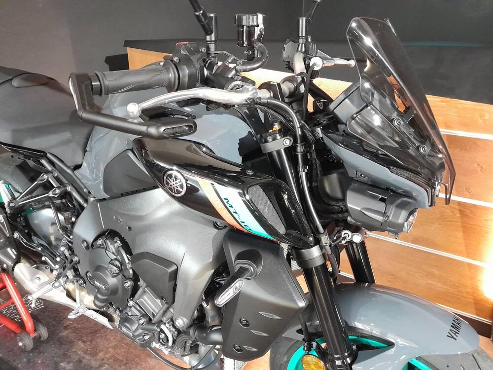 Yamaha MT-10 (2022 - 25) (7)