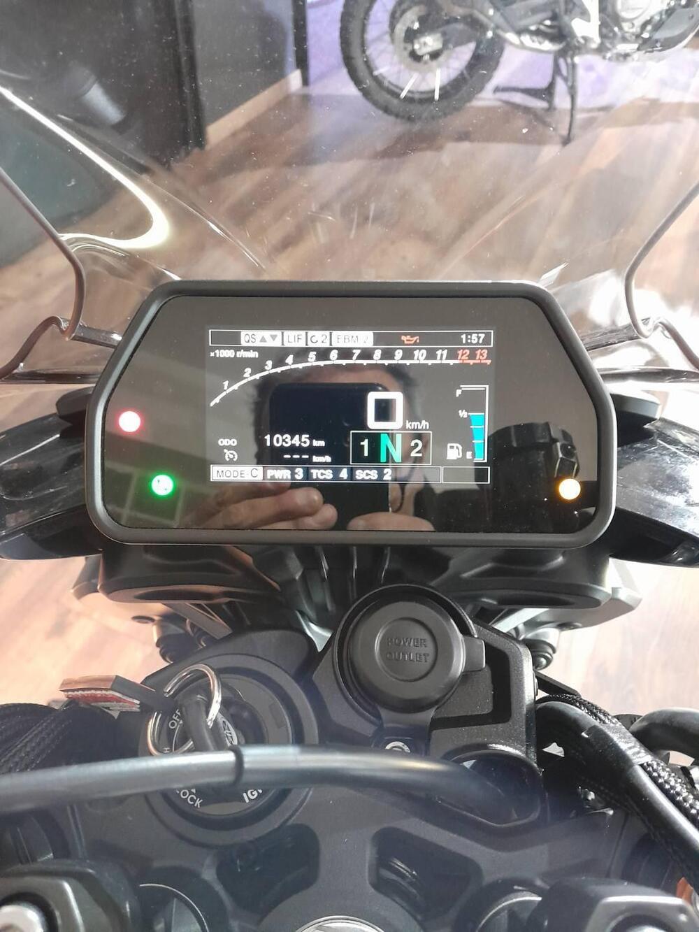 Yamaha MT-10 (2022 - 25) (9)